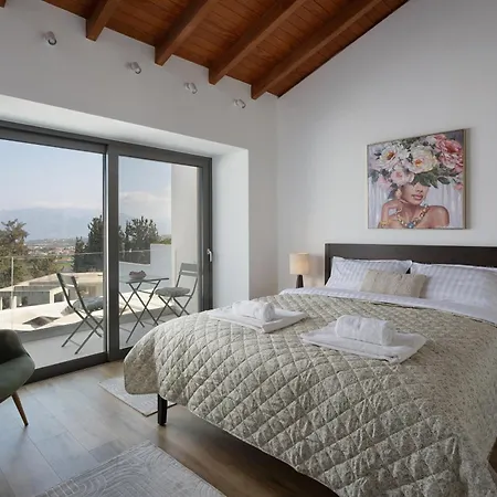Serenity 1 With Jacuzzi & Gym * Corinth