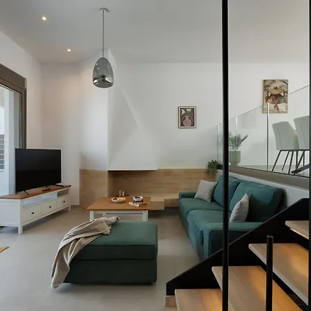 Serenity 1 With Jacuzzi & Gym וילה Corinth