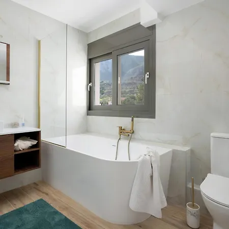 Serenity 1 With Jacuzzi & Gym וילה *